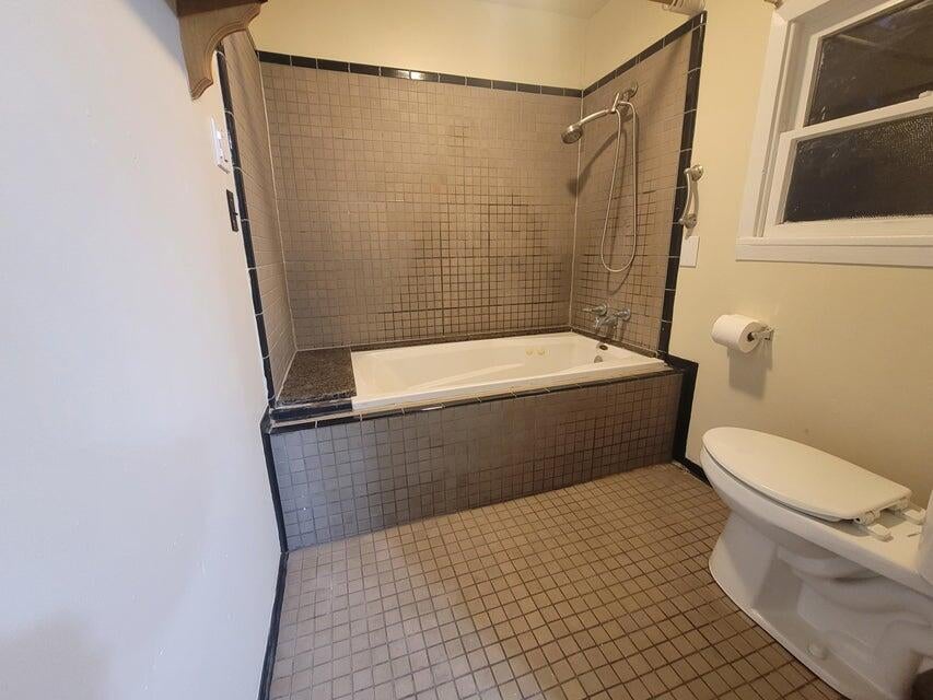 2104 Spring Street Medford, OR 97504 - Photo 21 of 24 18