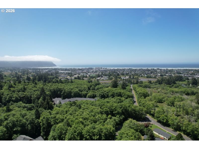 401 Hillside Loop Seaside, OR 97138 - Photo 9 of 48