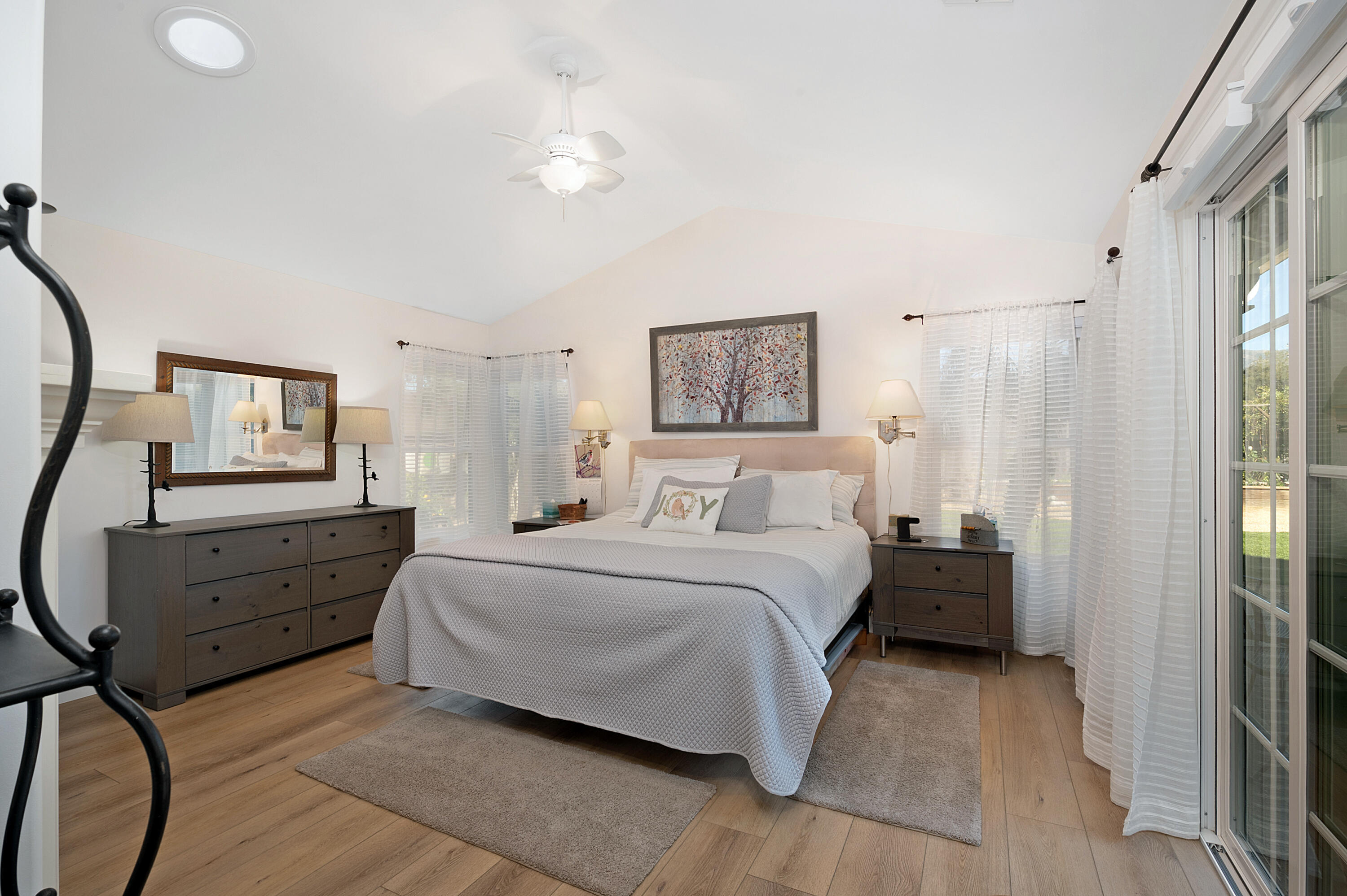 5000 Oak Ridge Road Santa Barbara, CA 93111 - Photo 16 of 31 Primary Bedroom