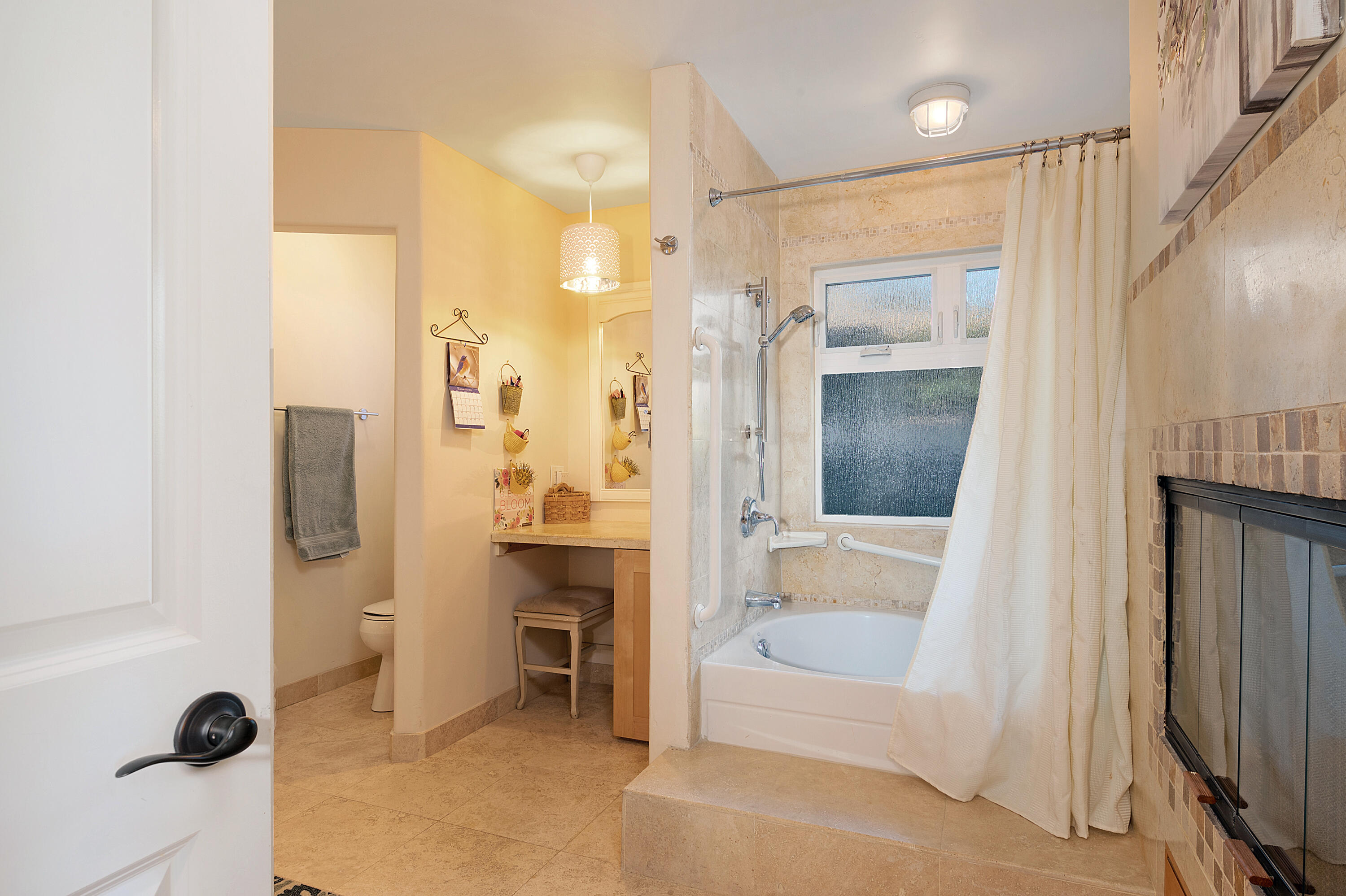 5000 Oak Ridge Road Santa Barbara, CA 93111 - Photo 17 of 31 Primary Bathroom