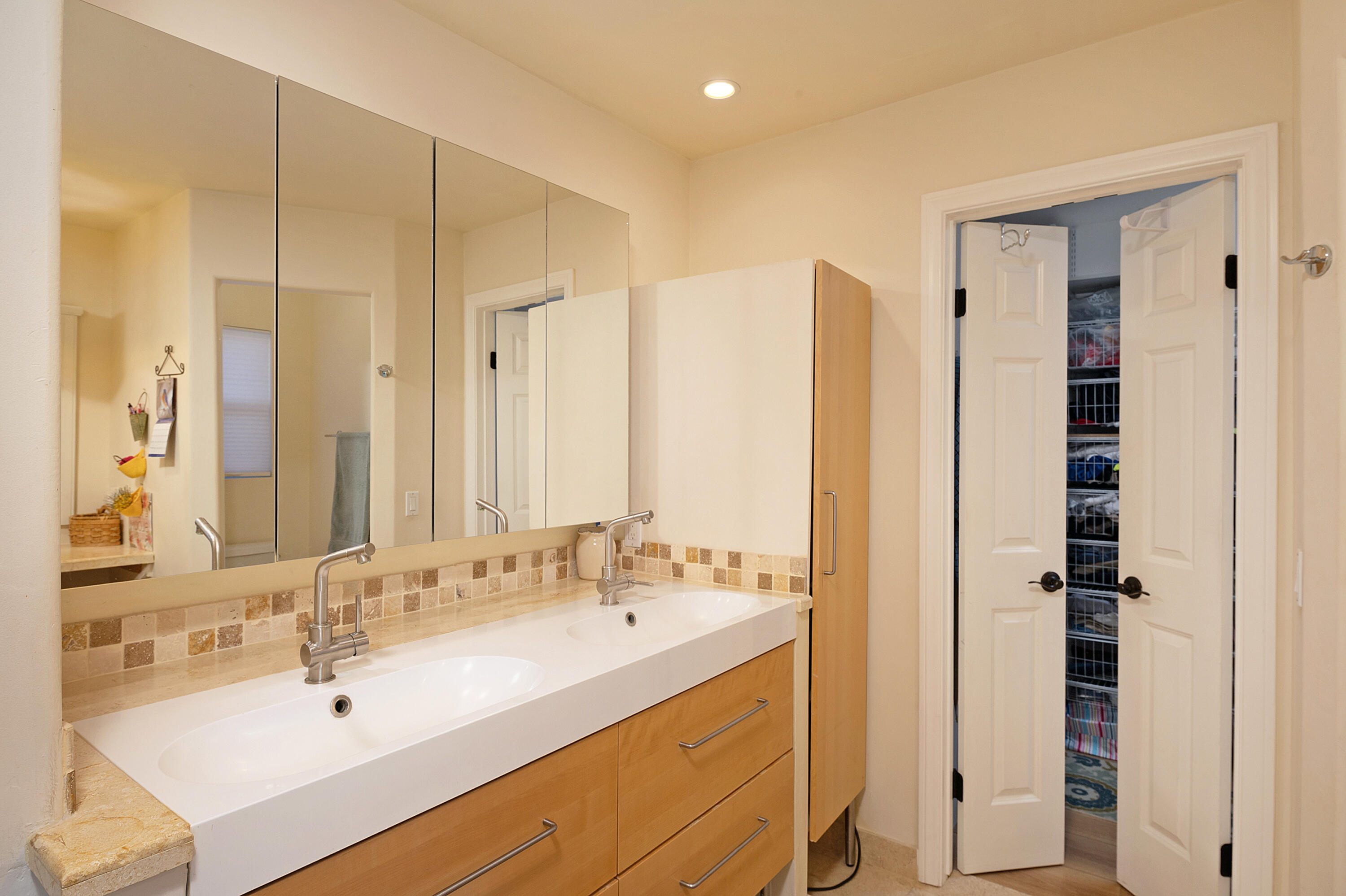 5000 Oak Ridge Road Santa Barbara, CA 93111 - Photo 18 of 31 Primary Bathroom