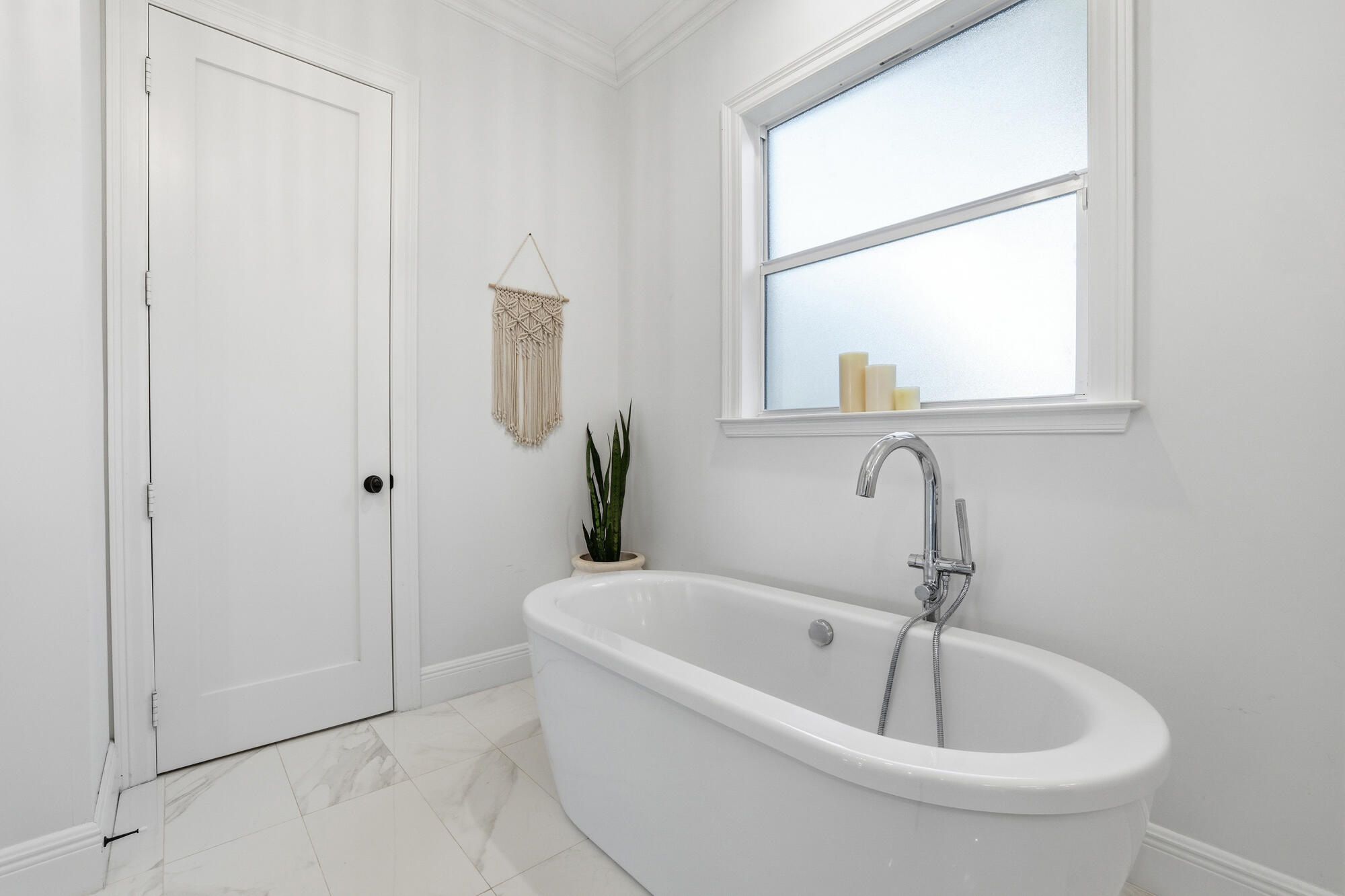 9301 154th Road North Jupiter, FL 33478 - Photo 18 of 41 MASTER TUB