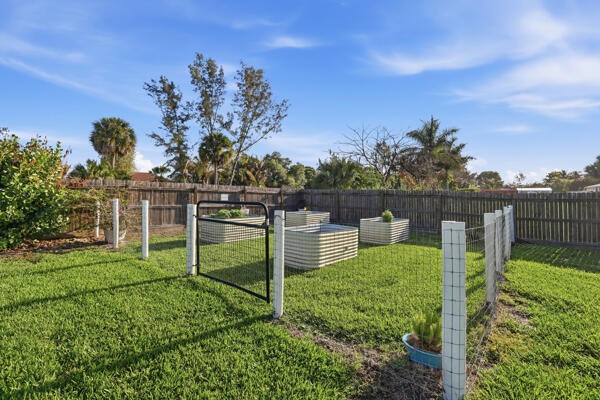 9301 154th Road North Jupiter, FL 33478 - Photo 35 of 41 Raised Garden Beds