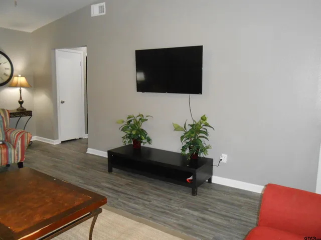 $1,300 | 7108 Gatewood Drive, Tyler, TX 75703