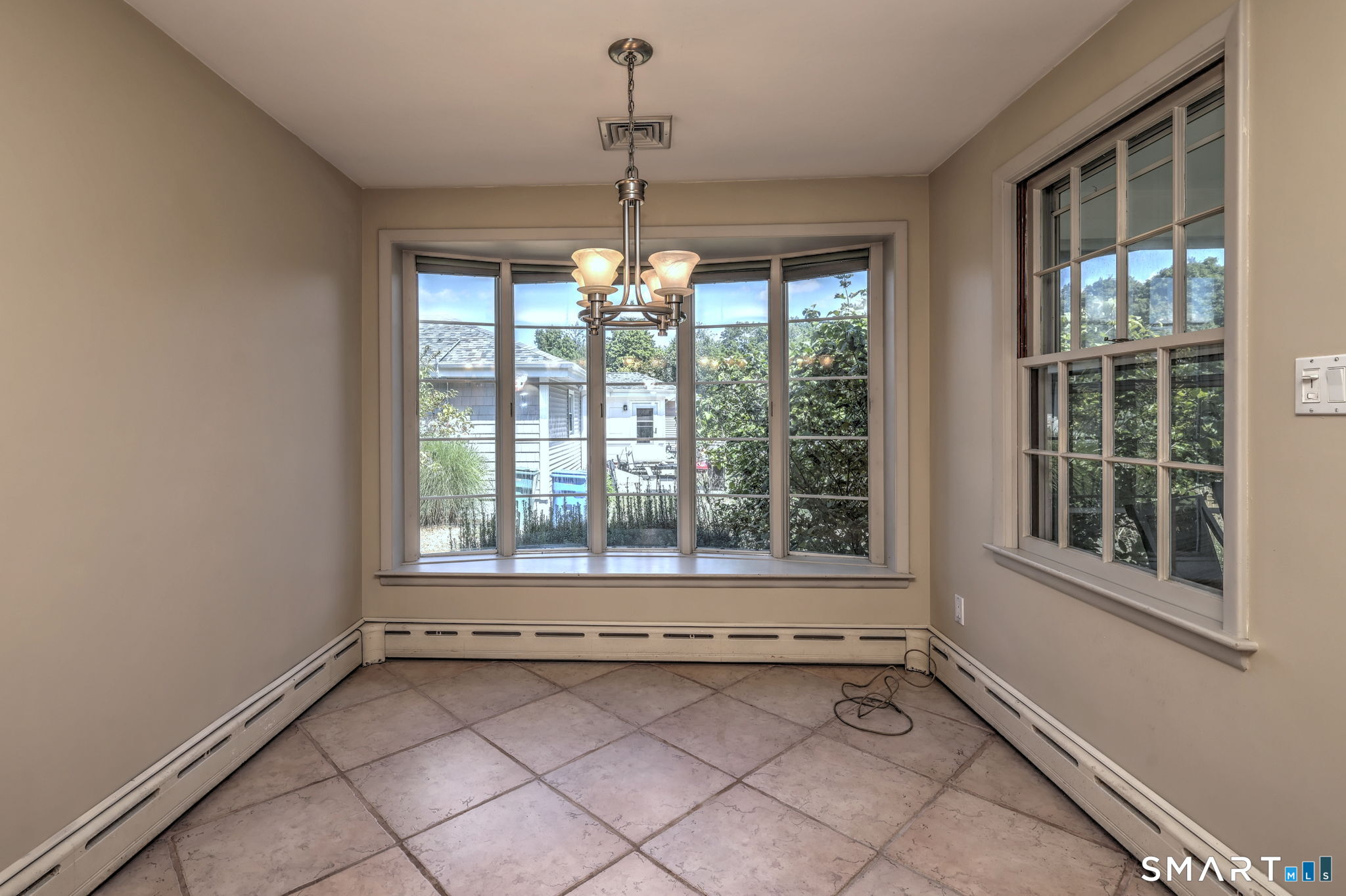 1085 Dunbar Hill Road Hamden, CT 06514 - Photo 16 of 39