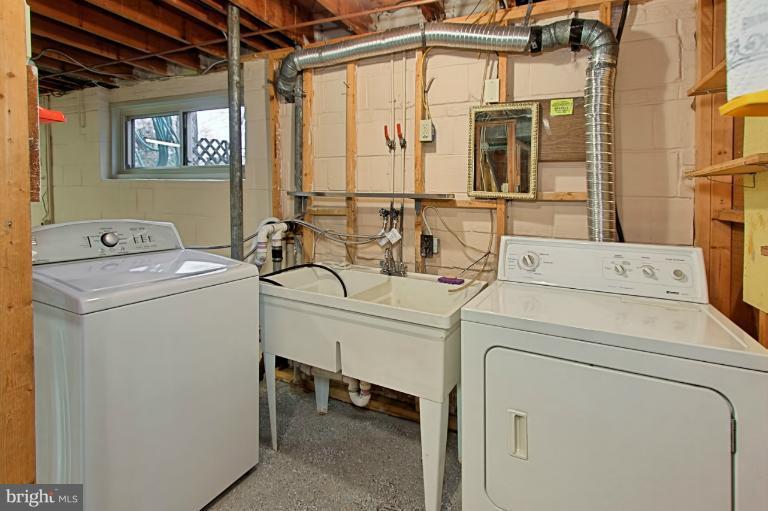 7502 Elgar Street Springfield, VA 22151 - Photo 1 of 30 Basement
