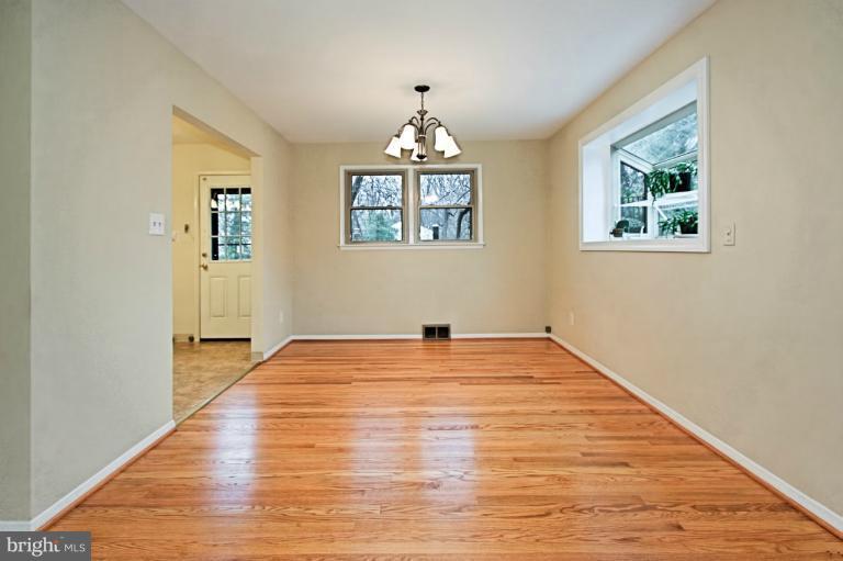 7502 Elgar Street Springfield, VA 22151 - Photo 2 of 30 Dining Room