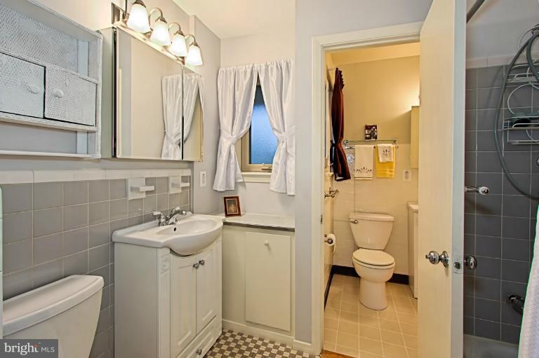 7502 Elgar Street Springfield, VA 22151 - Photo 16 of 30 Bath