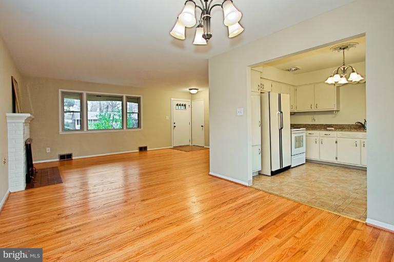 7502 Elgar Street Springfield, VA 22151 - Photo 19 of 30 Interior (General)