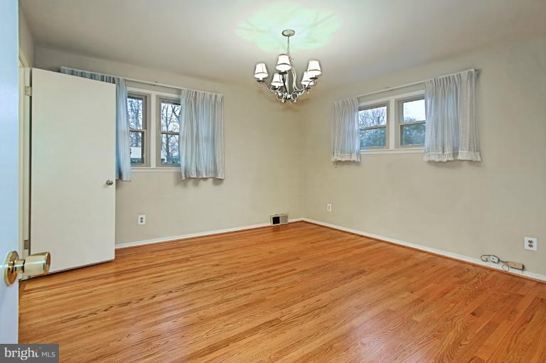 7502 Elgar Street Springfield, VA 22151 - Photo 20 of 30 Bedroom (Master)
