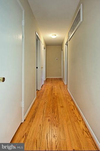 7502 Elgar Street Springfield, VA 22151 - Photo 5 of 30 Interior (General)