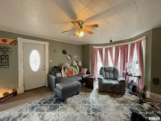 $74,900 | 376 Pine Street, Galesburg, IL 61401