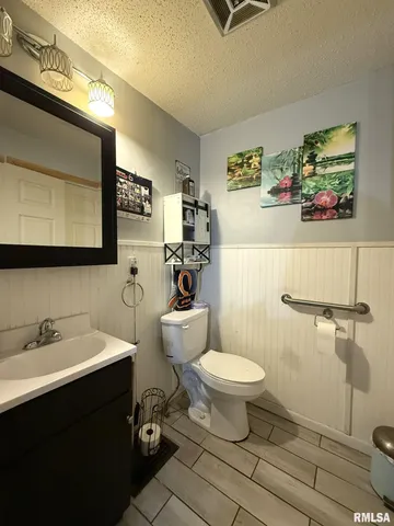 $74,900 | 376 Pine Street, Galesburg, IL 61401