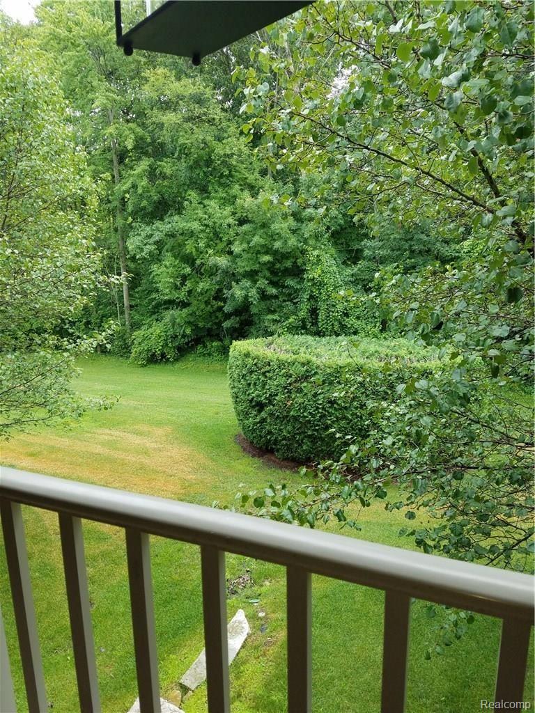 3623 Tremonte Circle Rochester, MI 48306 - Photo 4 of 7 3.jpg