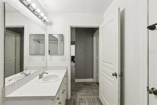 $2,000 | 17104 Carrington Park Drive, Unit 514, Tampa, FL 33647