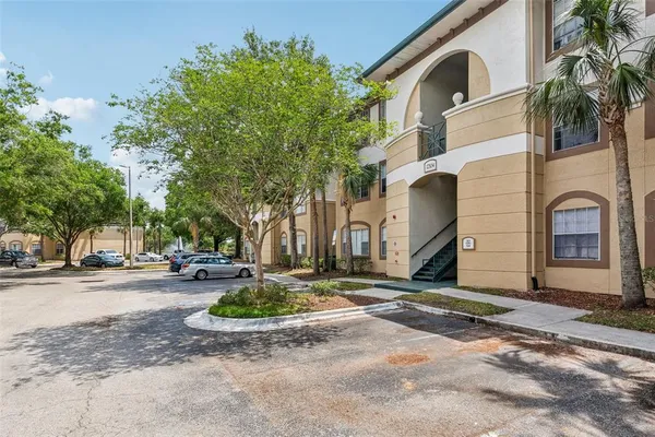 $2,000 | 17104 Carrington Park Drive, Unit 514, Tampa, FL 33647
