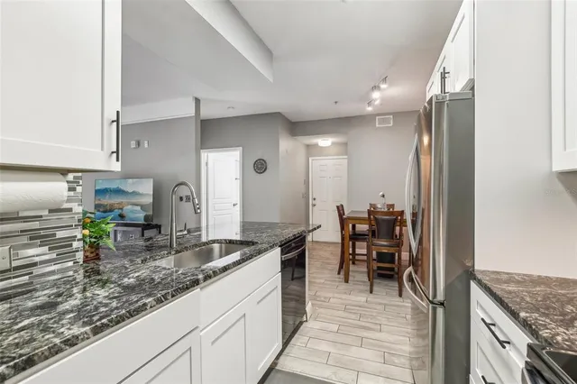 $2,000 | 17104 Carrington Park Drive, Unit 514, Tampa, FL 33647