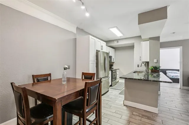 $2,000 | 17104 Carrington Park Drive, Unit 514, Tampa, FL 33647