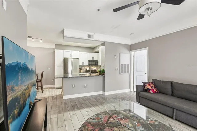 $2,000 | 17104 Carrington Park Drive, Unit 514, Tampa, FL 33647