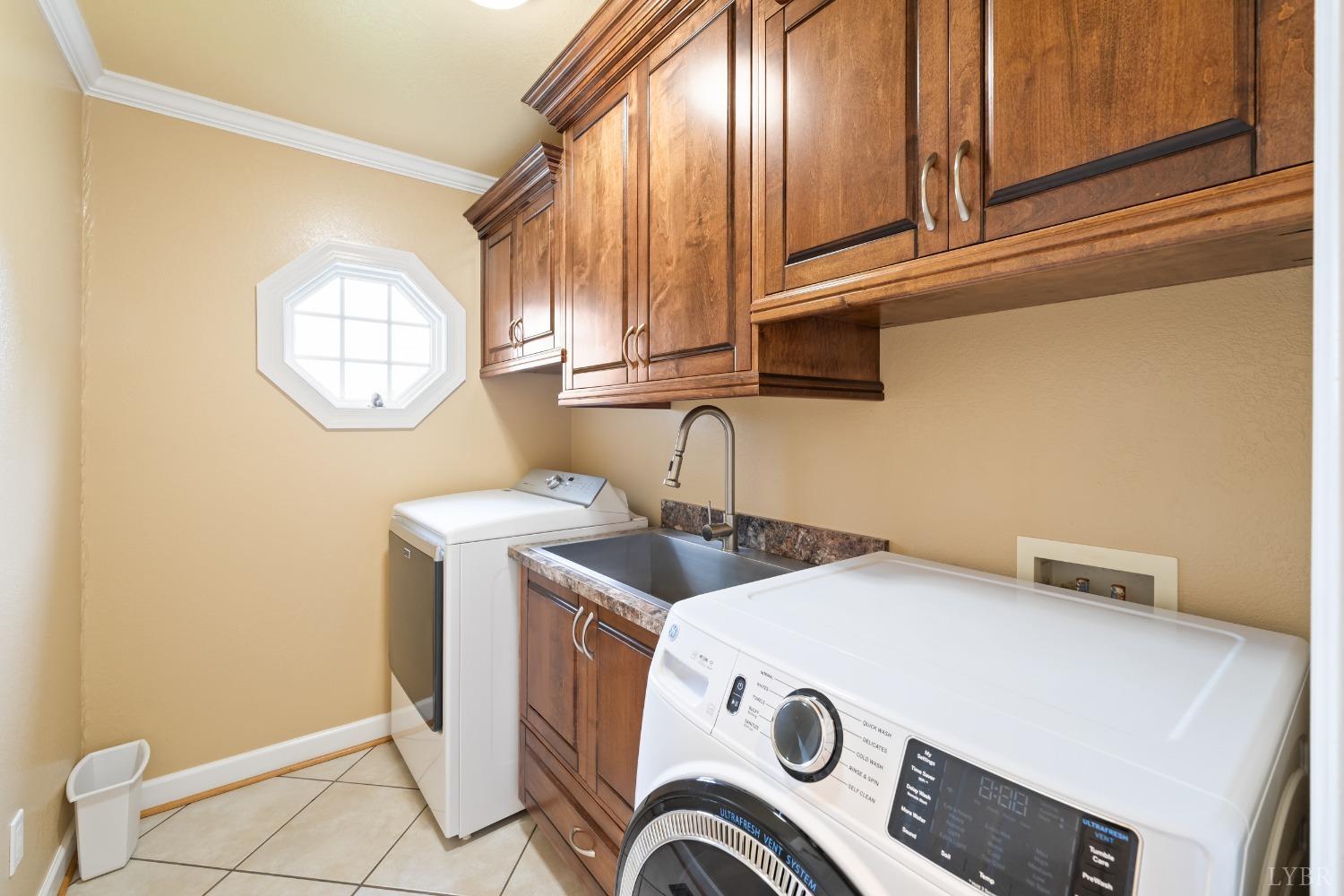 1136 Heavens View Drive Goode, VA 24556 - Photo 22 of 60 a utility room with dryer and washer