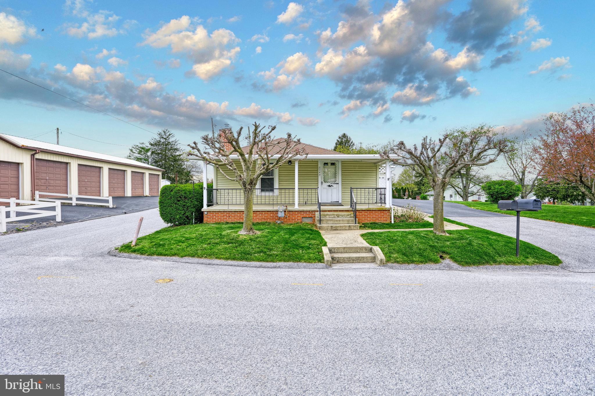 2149 Manor Road York, PA 17408 - Photo 2 of 38
