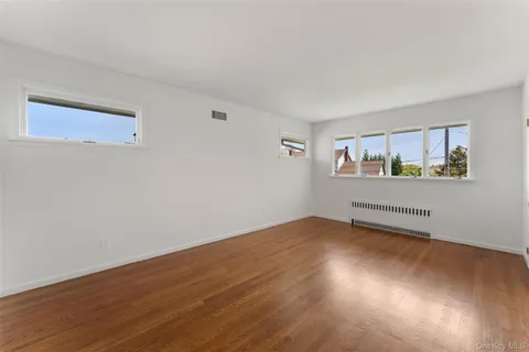 $1,397,500 | 7 Parkway East, Yonkers, NY 10701