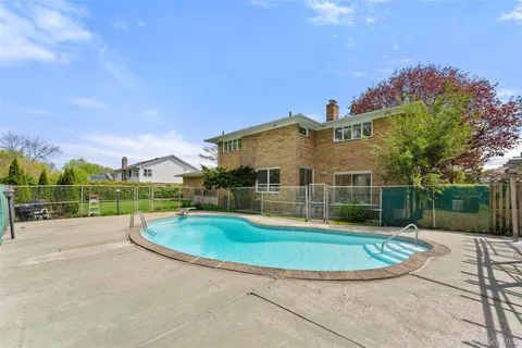 $1,397,500 | 7 Parkway East, Yonkers, NY 10701