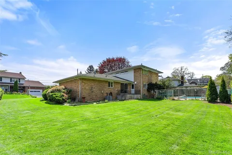 $1,397,500 | 7 Parkway East, Yonkers, NY 10701