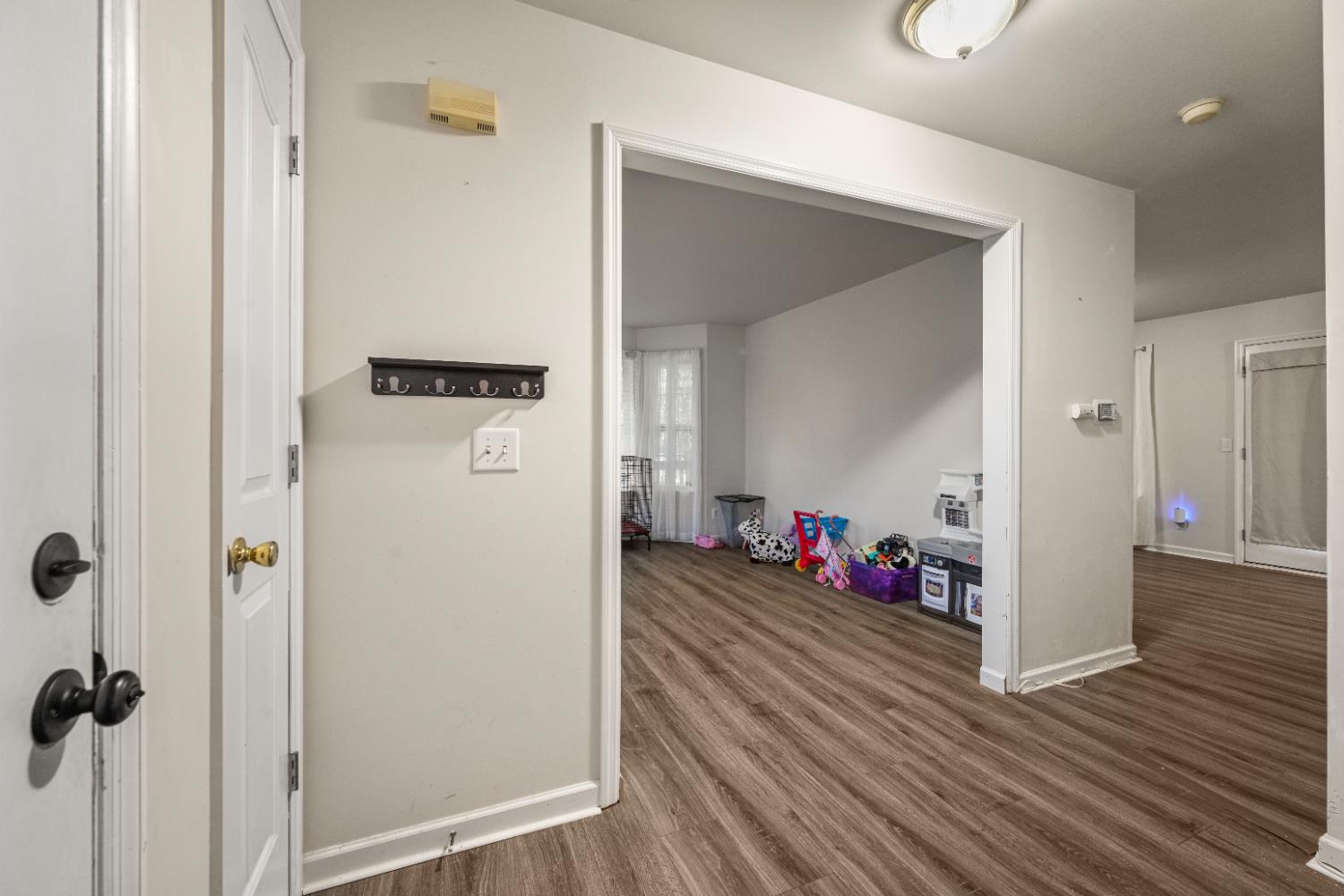 4727 Tall Oak Drive Aurora, IN 47001 - Photo 5 of 48