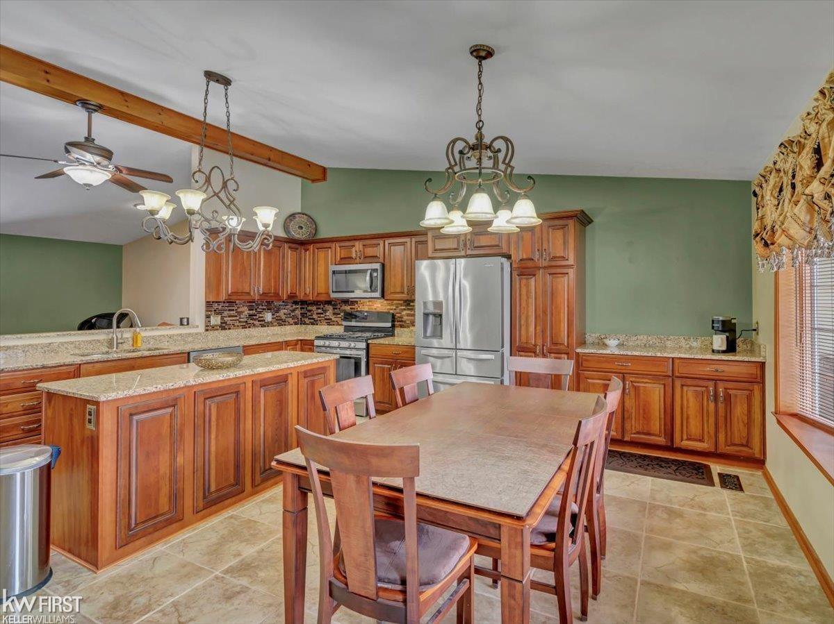 2199 South State Road Davison, MI 48423 - Photo 2 of 45 50165478-234125e6-dbfc-42c2-8cb6-3c707ed50912.JPG