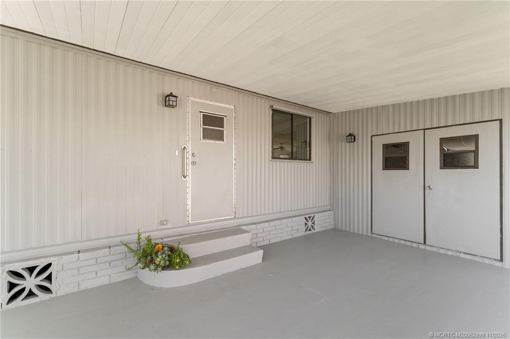 2733 Southwest Thunderbird Trail Stuart, FL 34997 - Photo 6 of 36