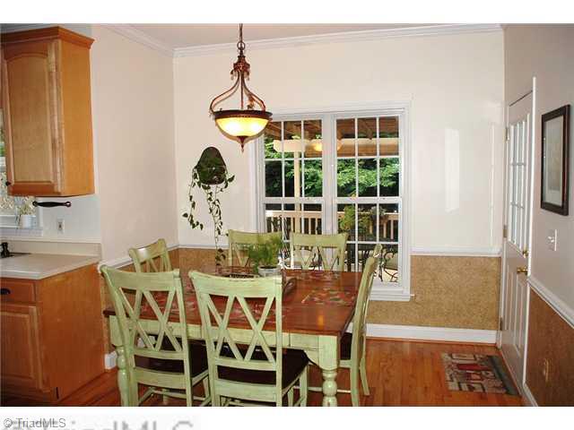 6330 Armsby Road Clemmons, NC 27012 - Photo 8 of 16 Breakfast.