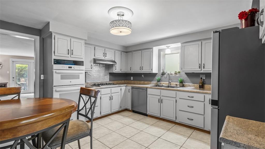 341 East McMurray Road Canonsburg, PA 15317 - Photo 8 of 33