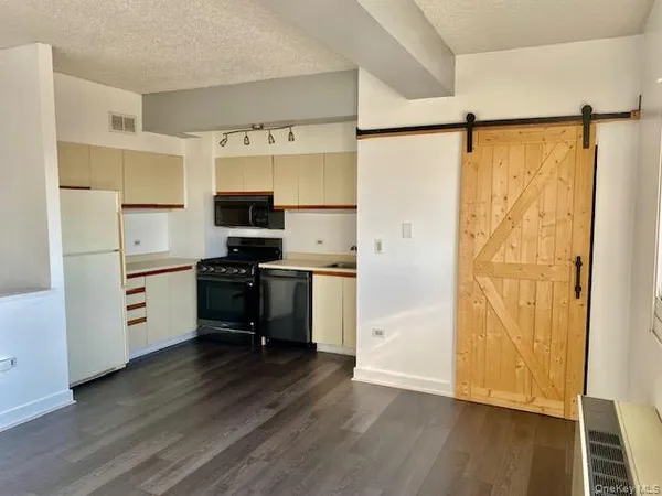 $3,000 | 1 Landmark Square, Unit 628, Port Chester, NY 10573
