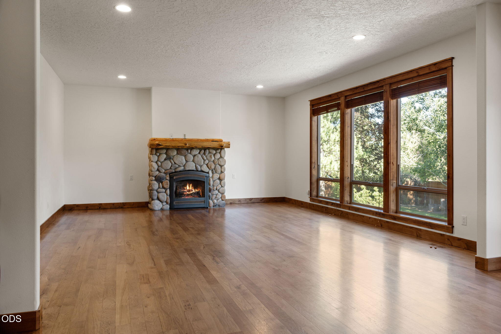 20483 Southeast Blue Ridge Lane Bend, OR 97702 - Photo 6 of 44