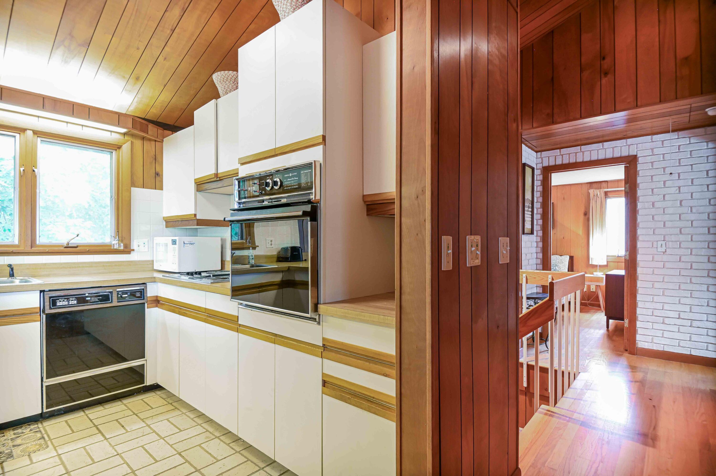 28 Ossipee Road York, ME 03902 - Photo 8 of 66 8