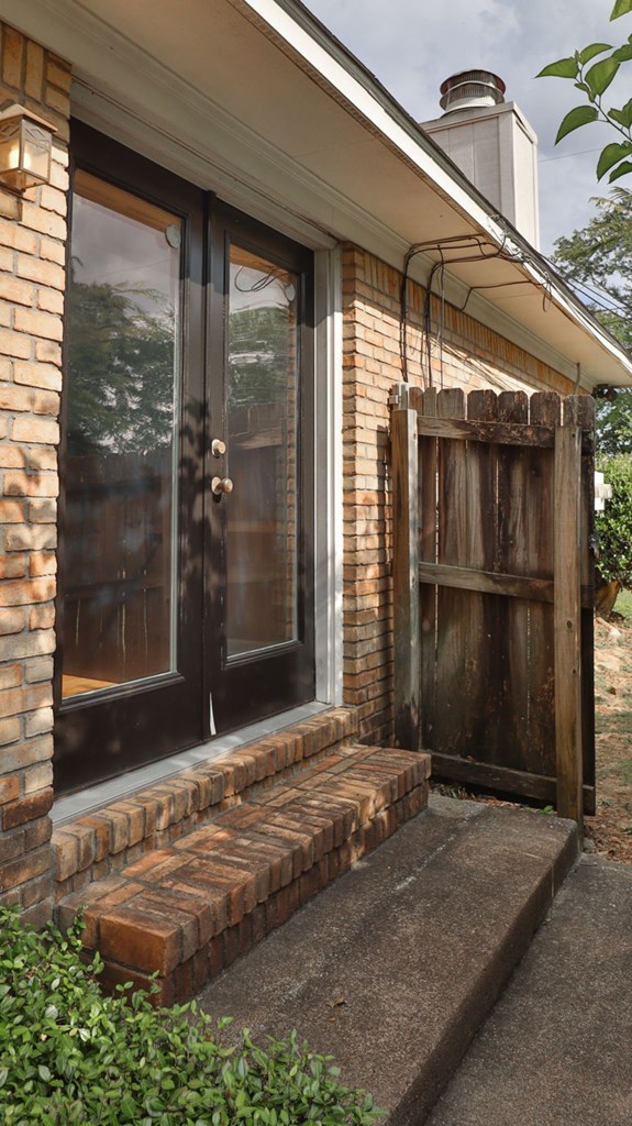 3613 Maryland Circle, Unit A Columbus, GA 31907 - Photo 28 of 28 a front view of a house with a yard