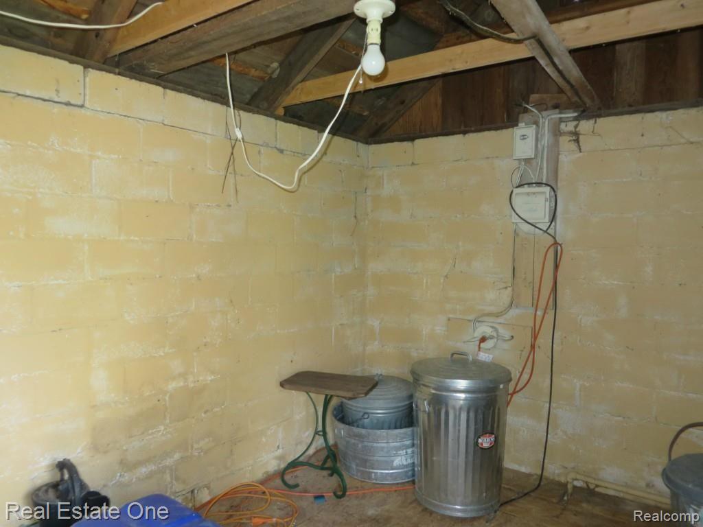2486 Texter Road Leonard, MI 48367 - Photo 49 of 64 IMG_1780.jpg