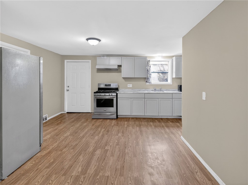 791 West Broad Street Rochester, NY 14608 - Photo 6 of 31