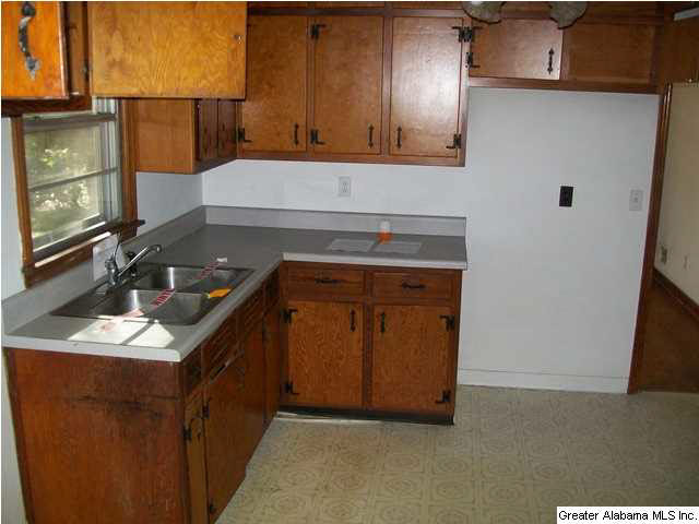453 Gene Reed Road Birmingham, AL 35215 - Photo 7 of 18
