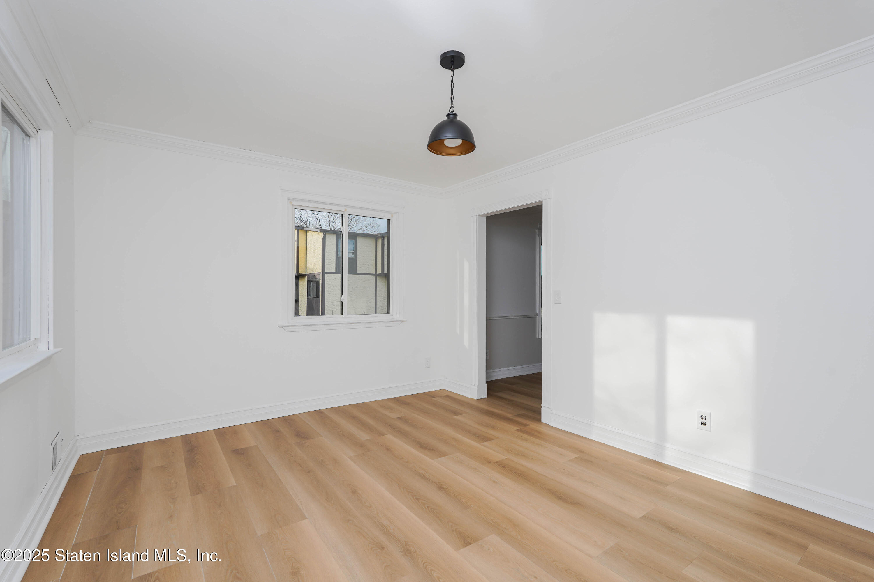 17 Parkview Loop Staten Island, NY 10314 - Photo 17 of 32 Photo Feb 19 2025, 8 12 44 PM