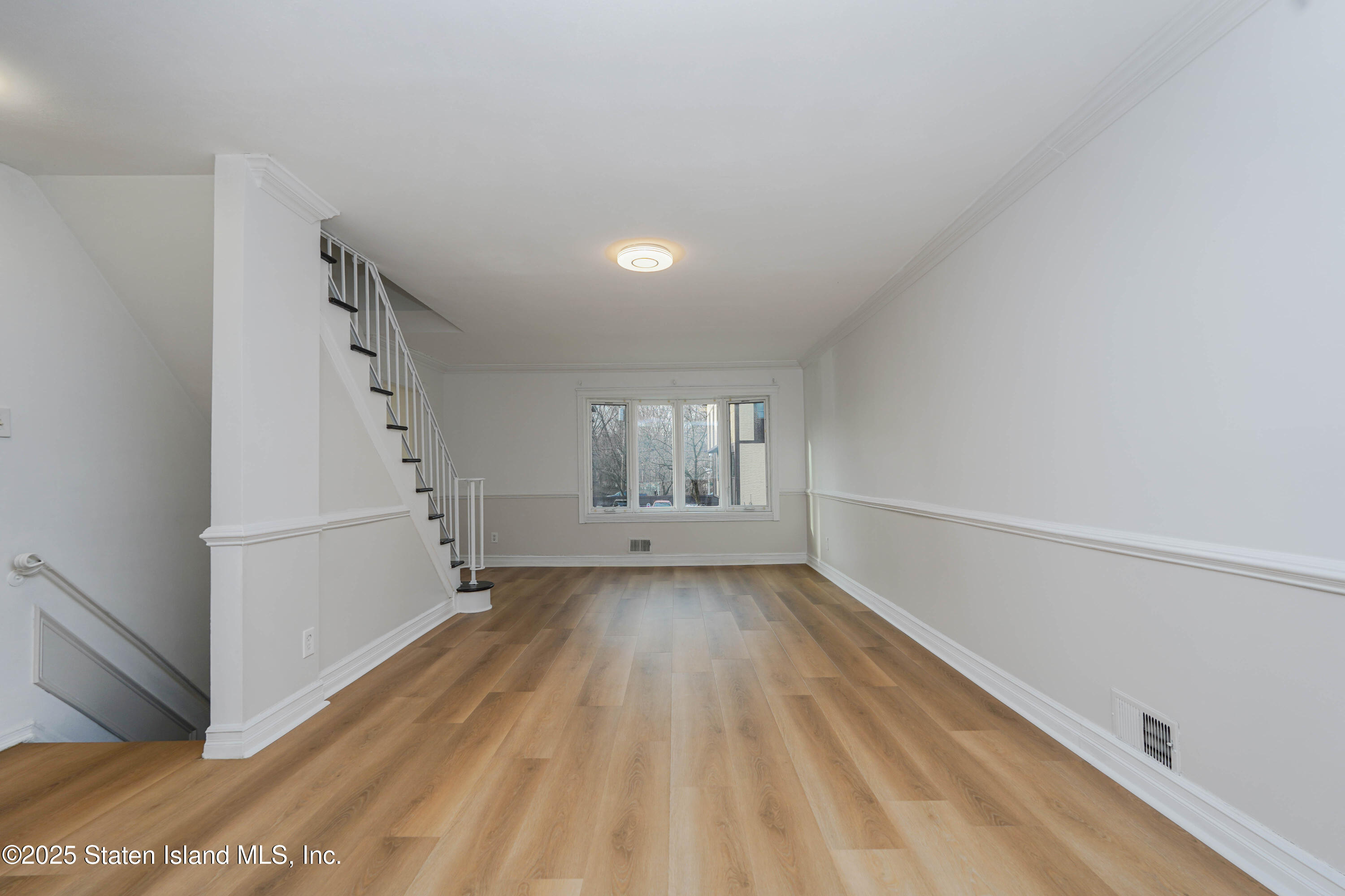 17 Parkview Loop Staten Island, NY 10314 - Photo 21 of 32 Photo Feb 19 2025, 8 13 30 PM