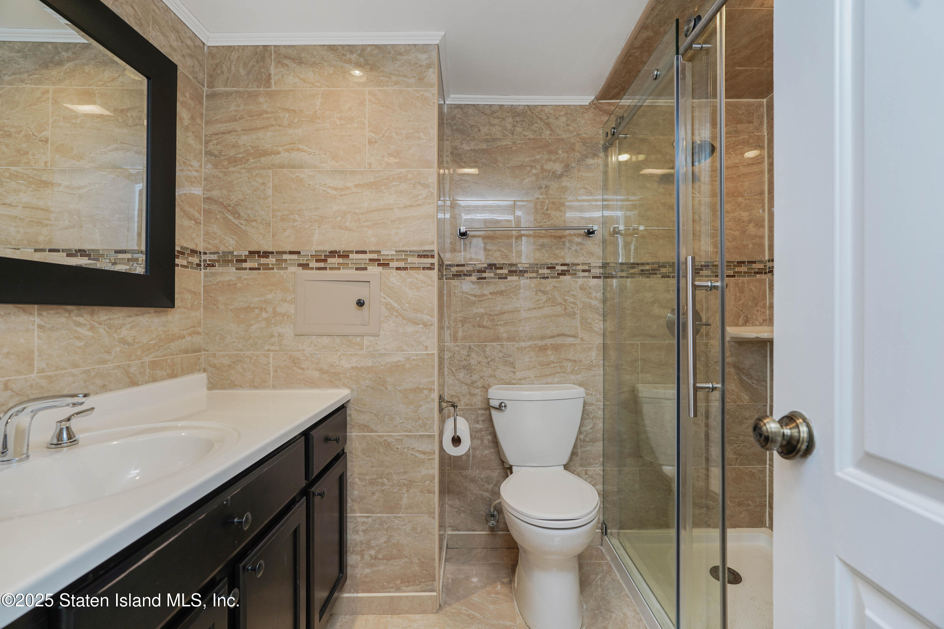 17 Parkview Loop Staten Island, NY 10314 - Photo 24 of 32 Photo Feb 19 2025, 8 15 18 PM