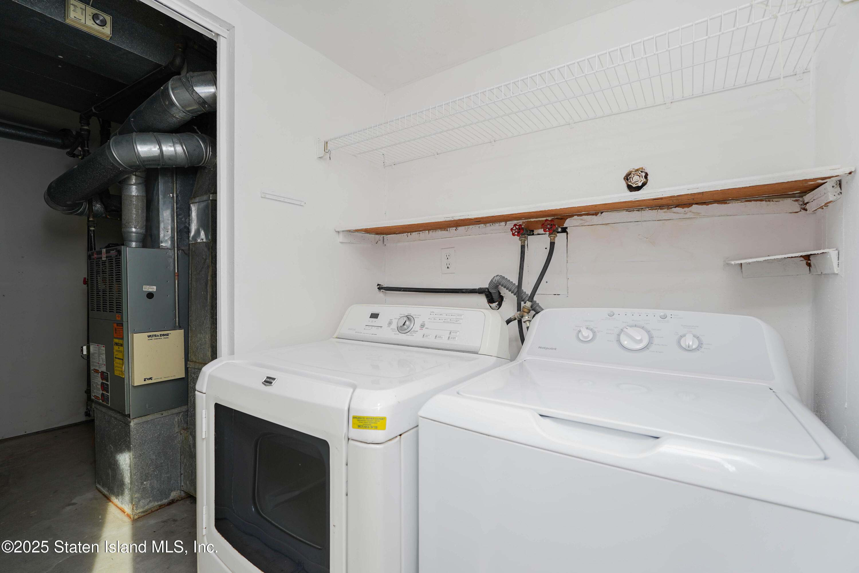 17 Parkview Loop Staten Island, NY 10314 - Photo 10 of 32 Photo Feb 19 2025, 8 10 55 PM