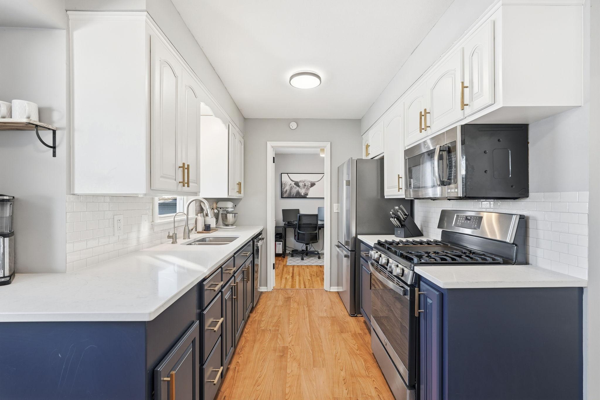 5741 Perry Avenue North Crystal, MN 55429 - Photo 11 of 42