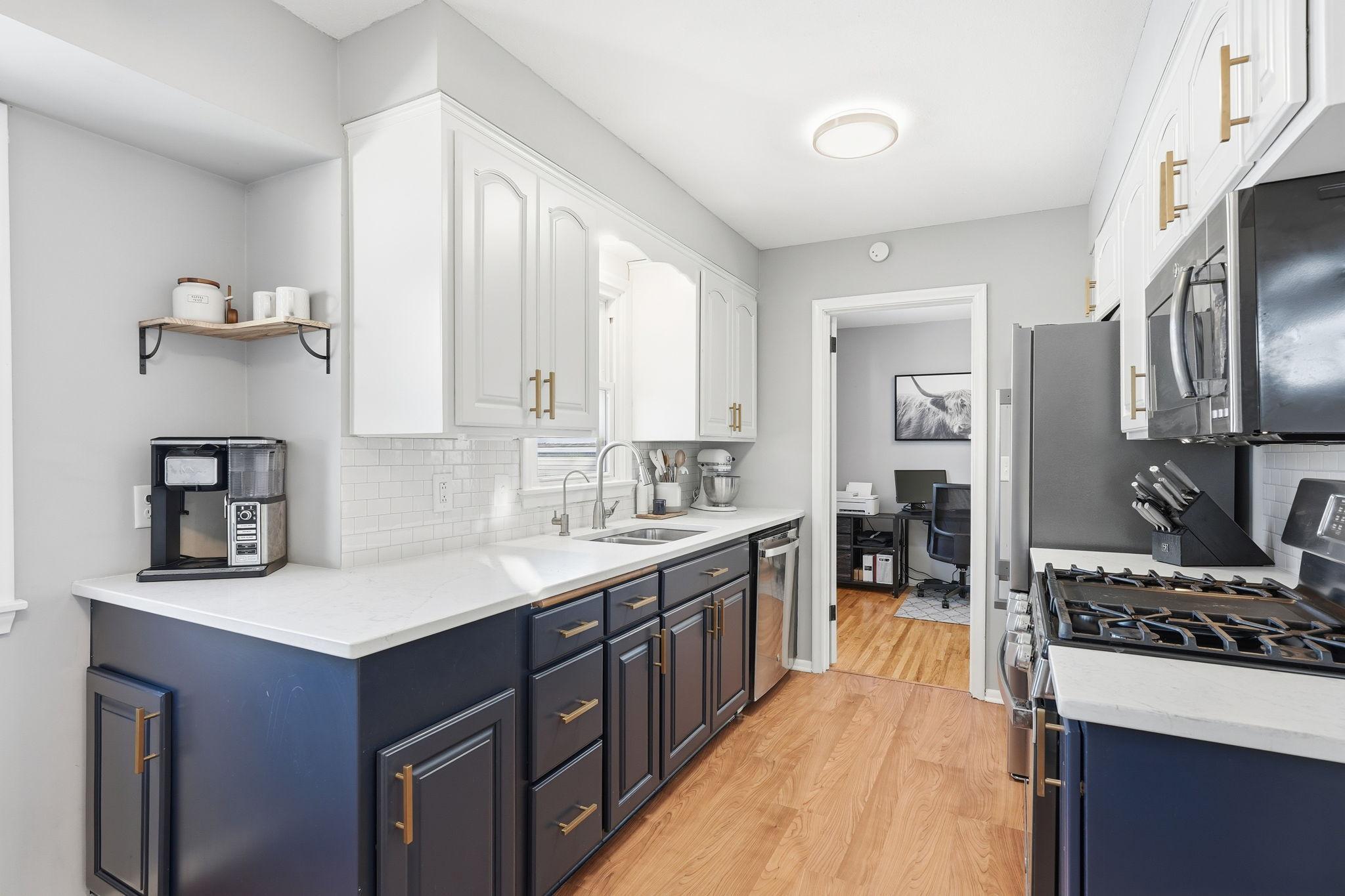 5741 Perry Avenue North Crystal, MN 55429 - Photo 12 of 42