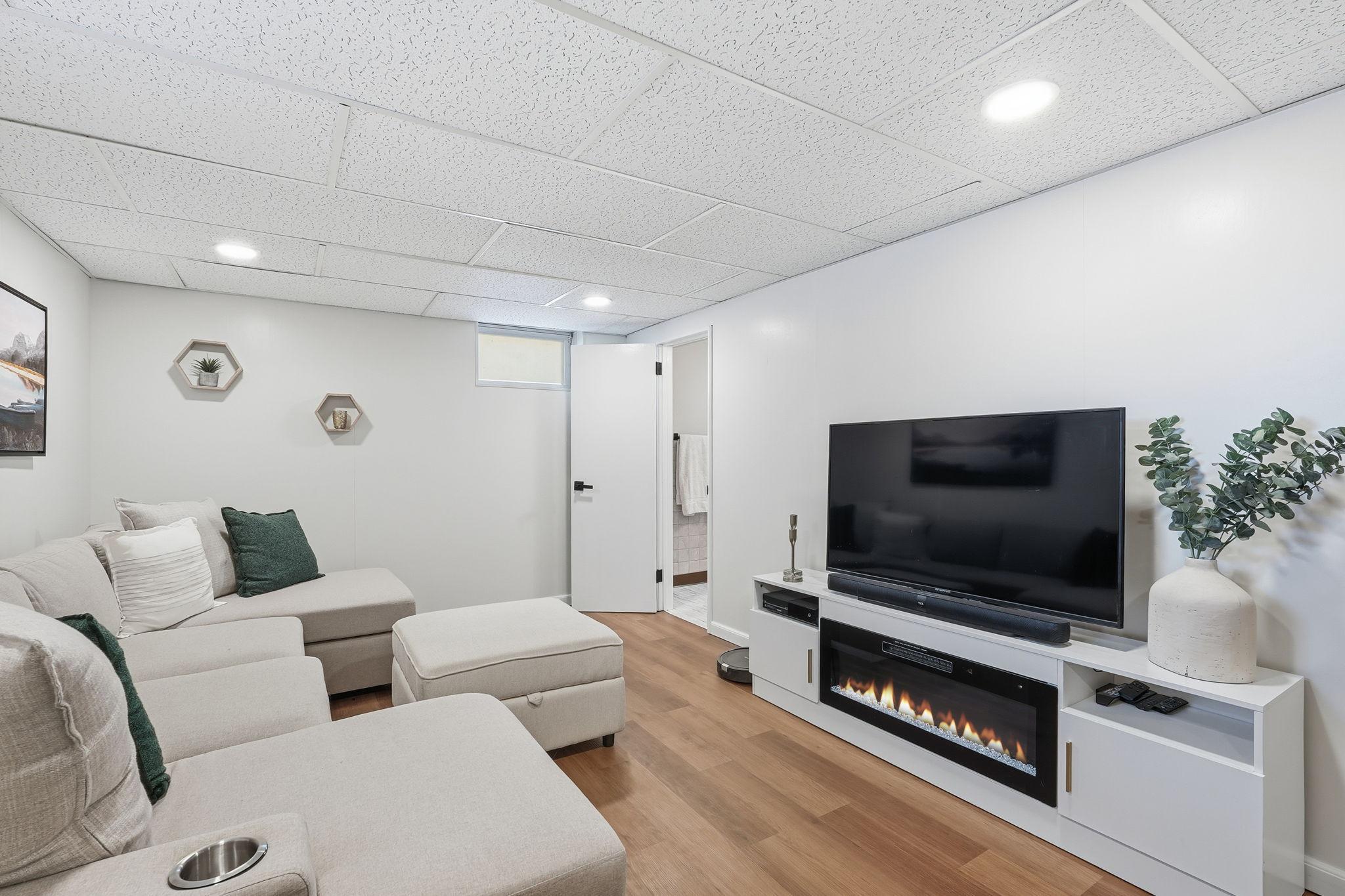 5741 Perry Avenue North Crystal, MN 55429 - Photo 25 of 42