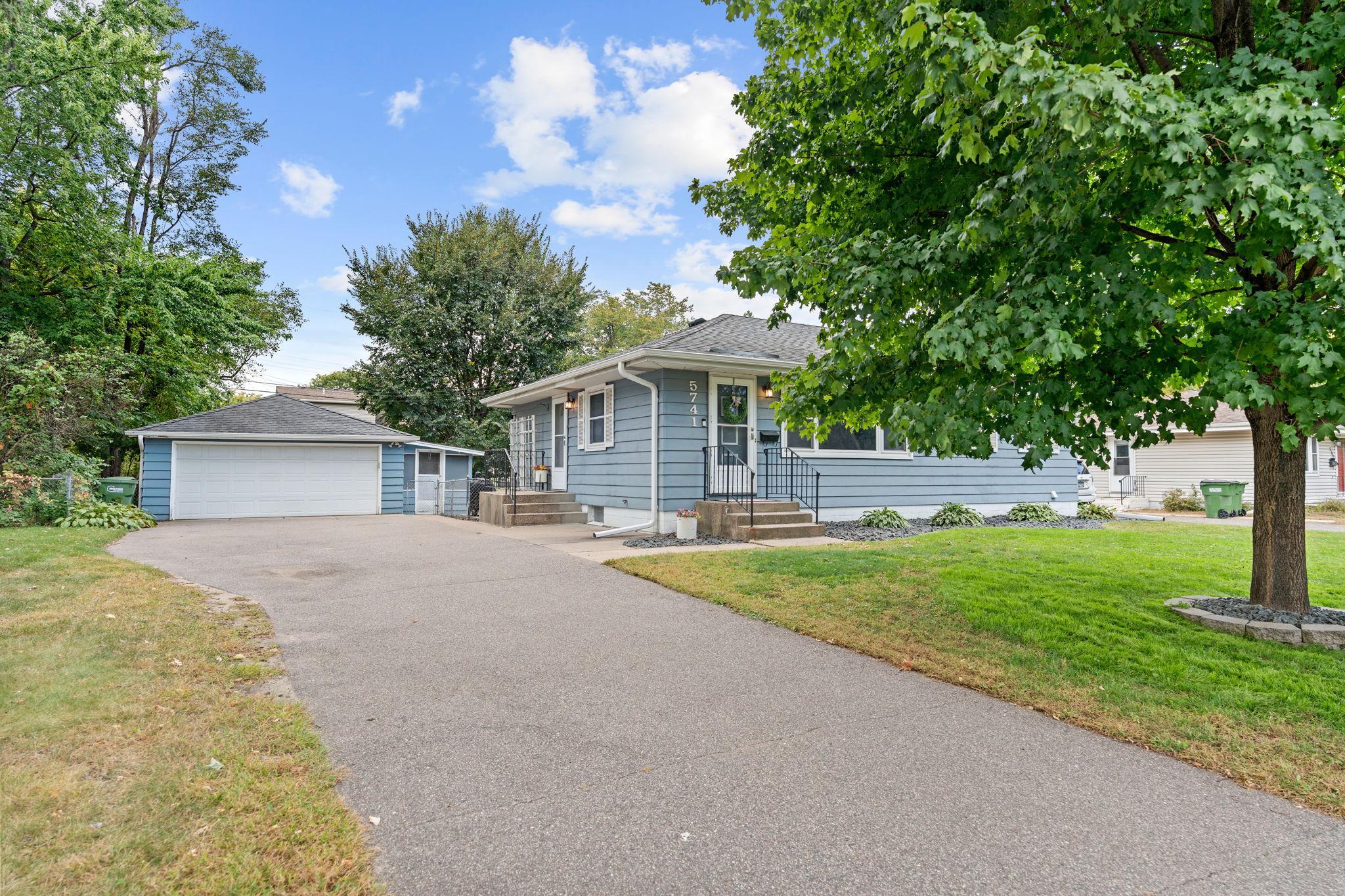 5741 Perry Avenue North Crystal, MN 55429 - Photo 3 of 42