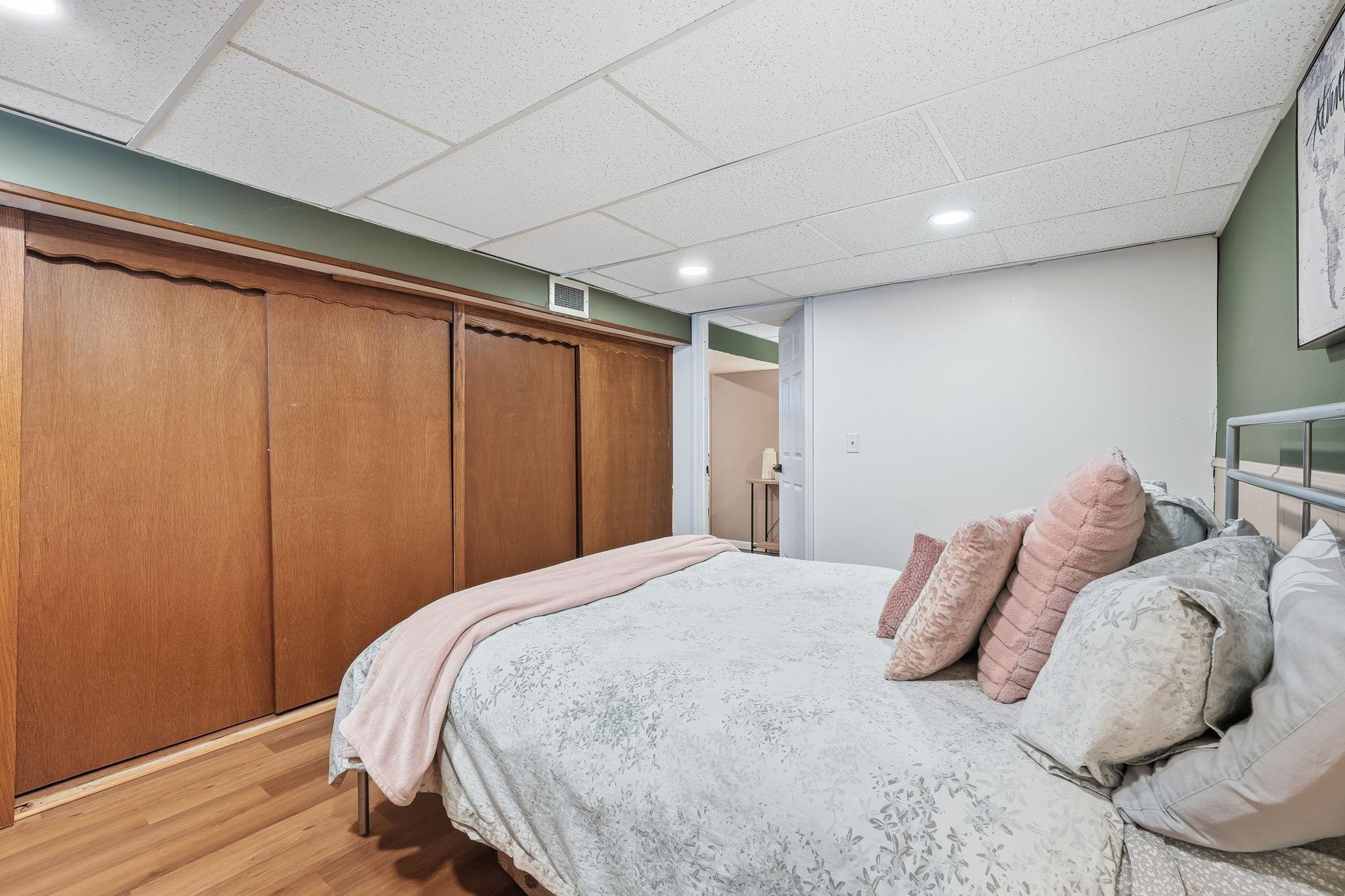 5741 Perry Avenue North Crystal, MN 55429 - Photo 33 of 42