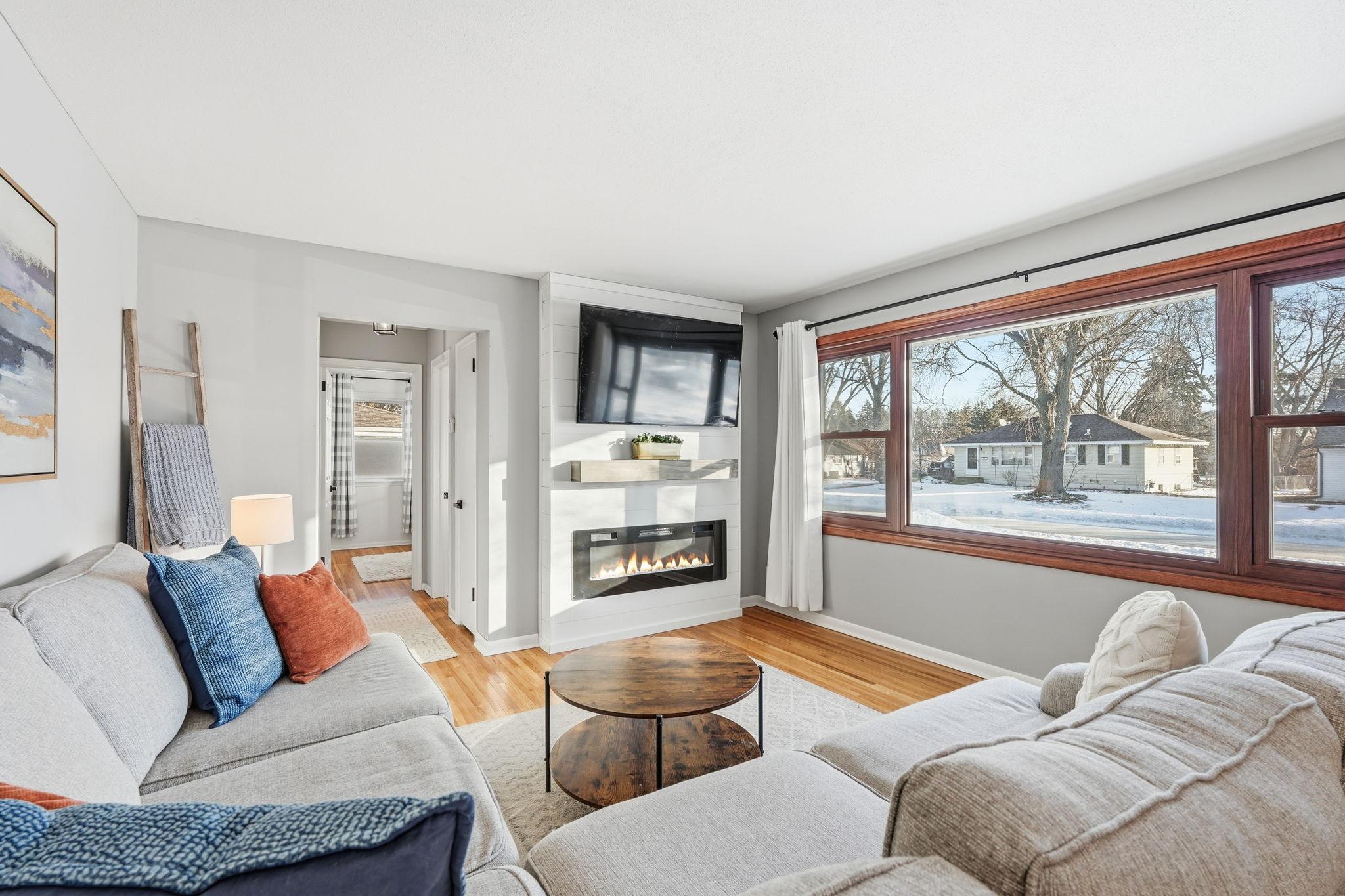 5741 Perry Avenue North Crystal, MN 55429 - Photo 5 of 42